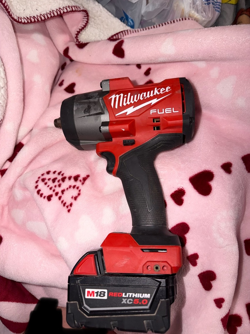 Milwaukee Red Fuel Cordless Impact Wrench 1/2” Square Ring - Red/Black